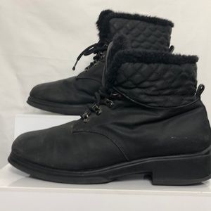 LONDON FOG Women Snow boots, Color Black, Size 10M